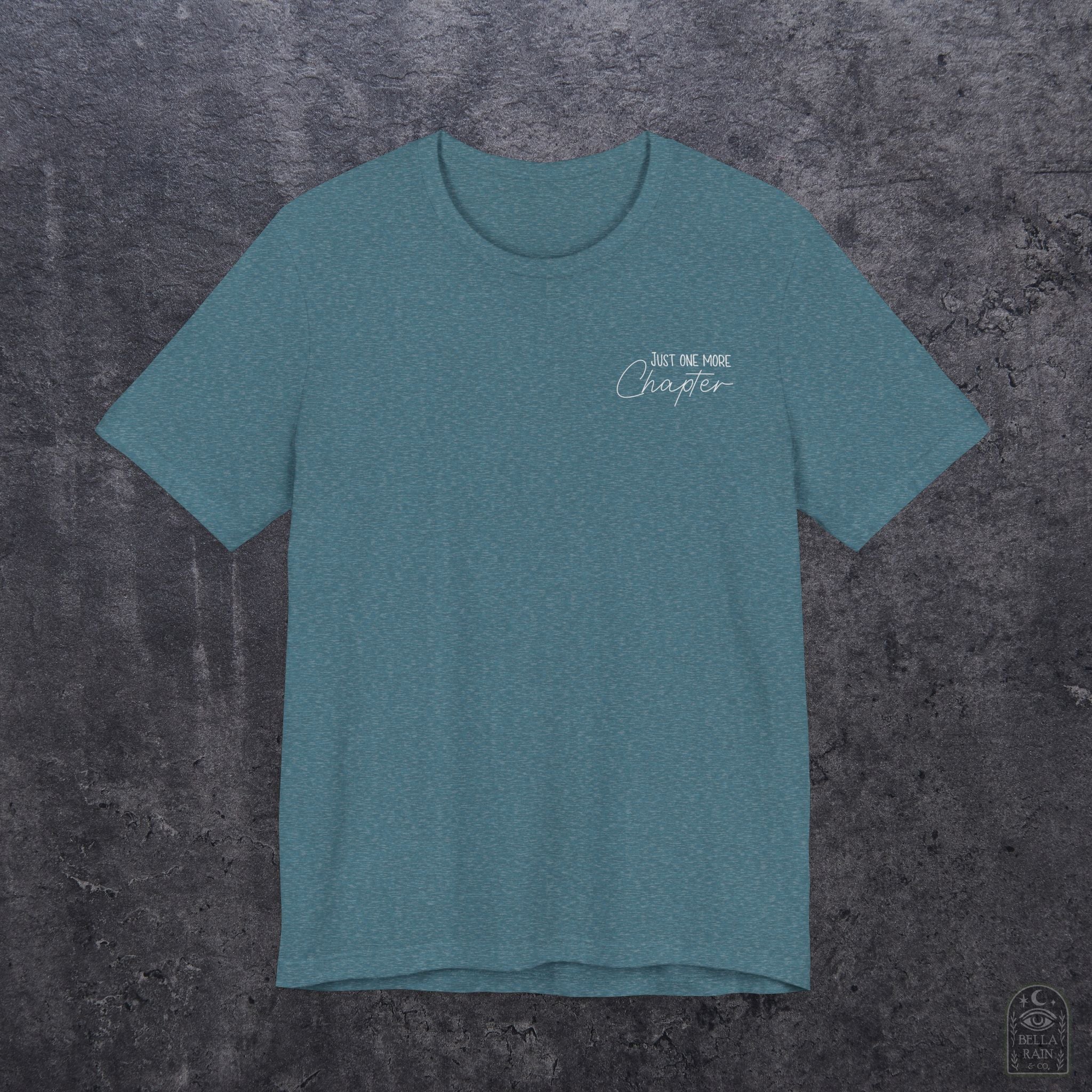 Just one more Chapter Pocket Design PREMIUM T-Shirt