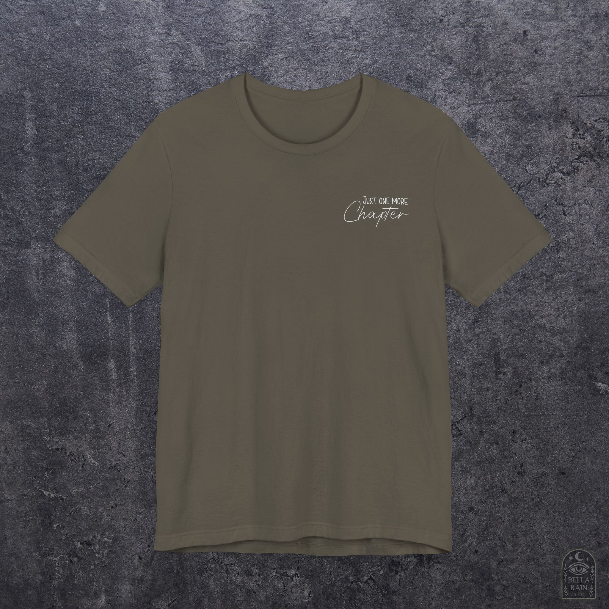 Just one more Chapter Pocket Design PREMIUM T-Shirt