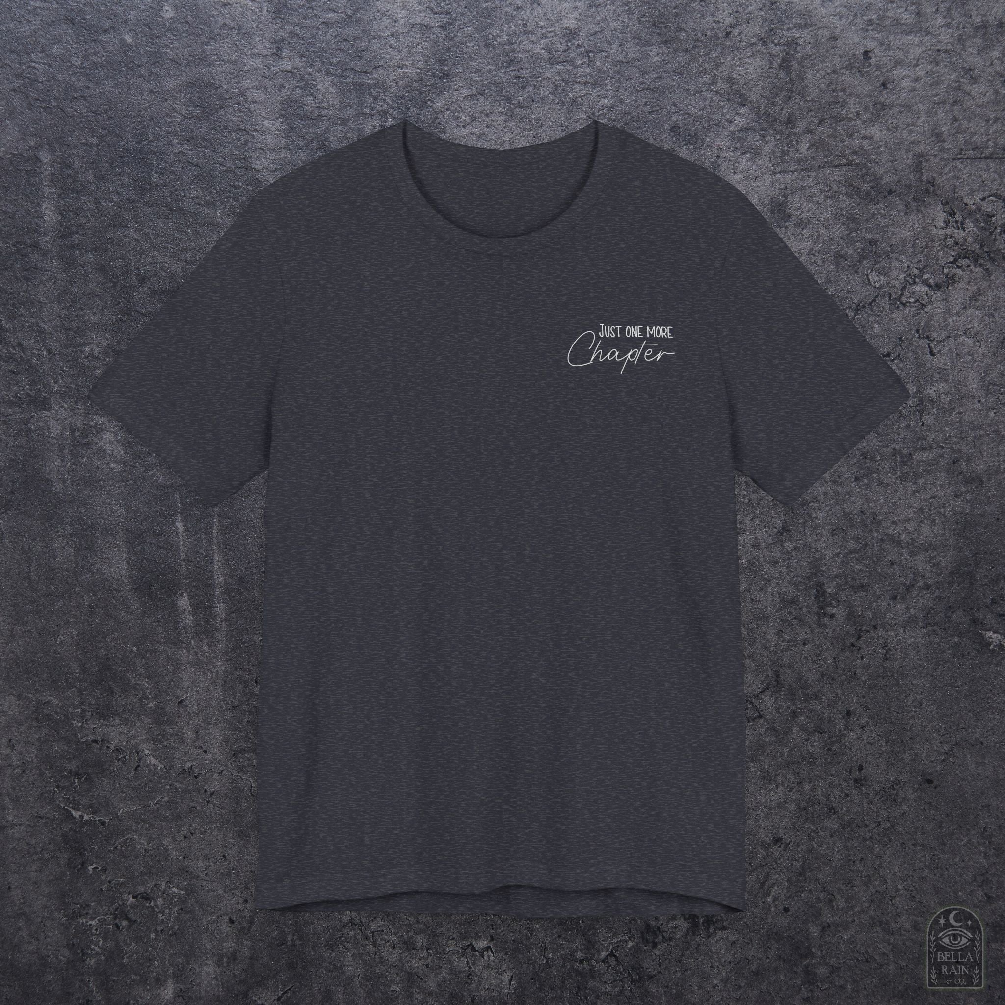 Just one more Chapter Pocket Design PREMIUM T-Shirt