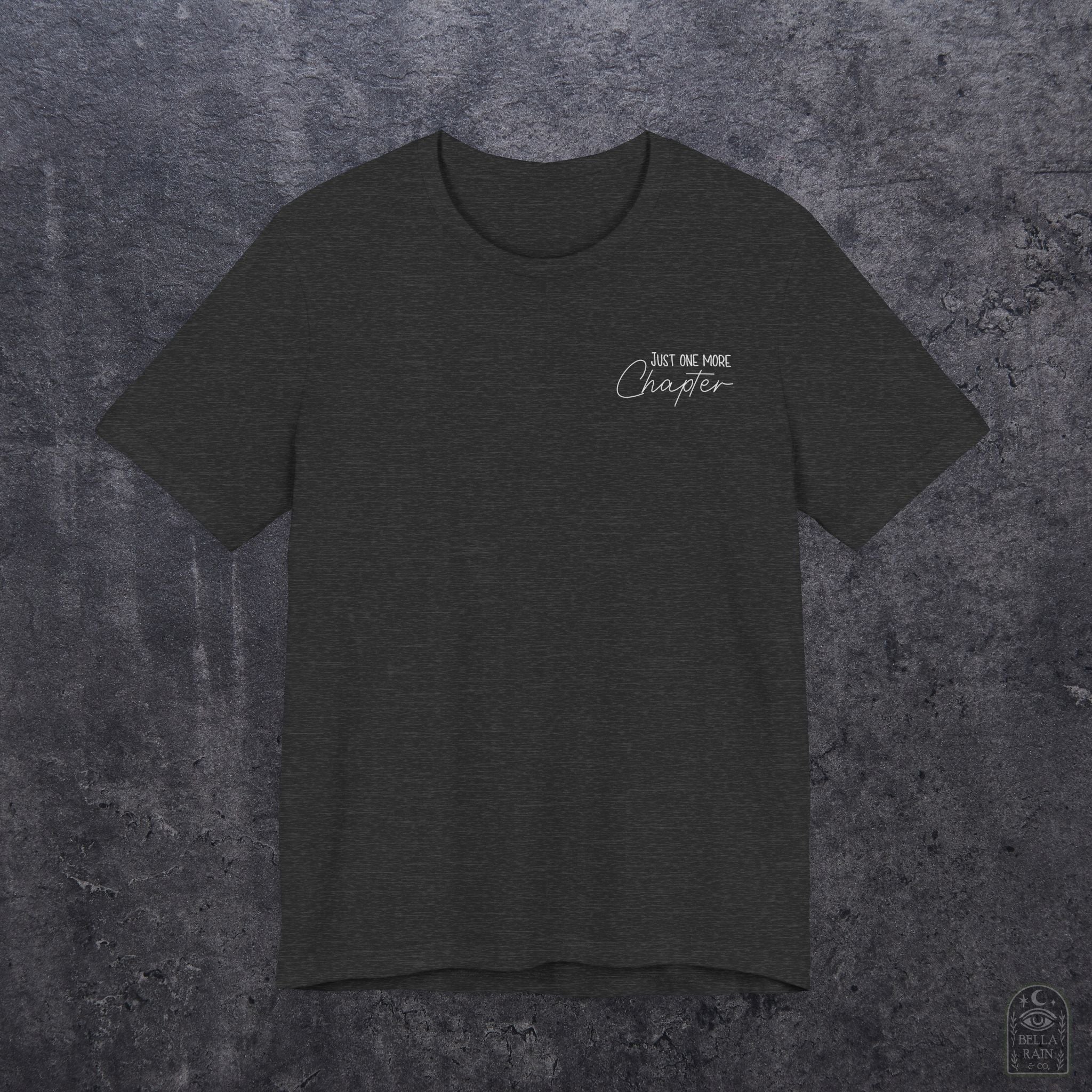 Just one more Chapter Pocket Design PREMIUM T-Shirt