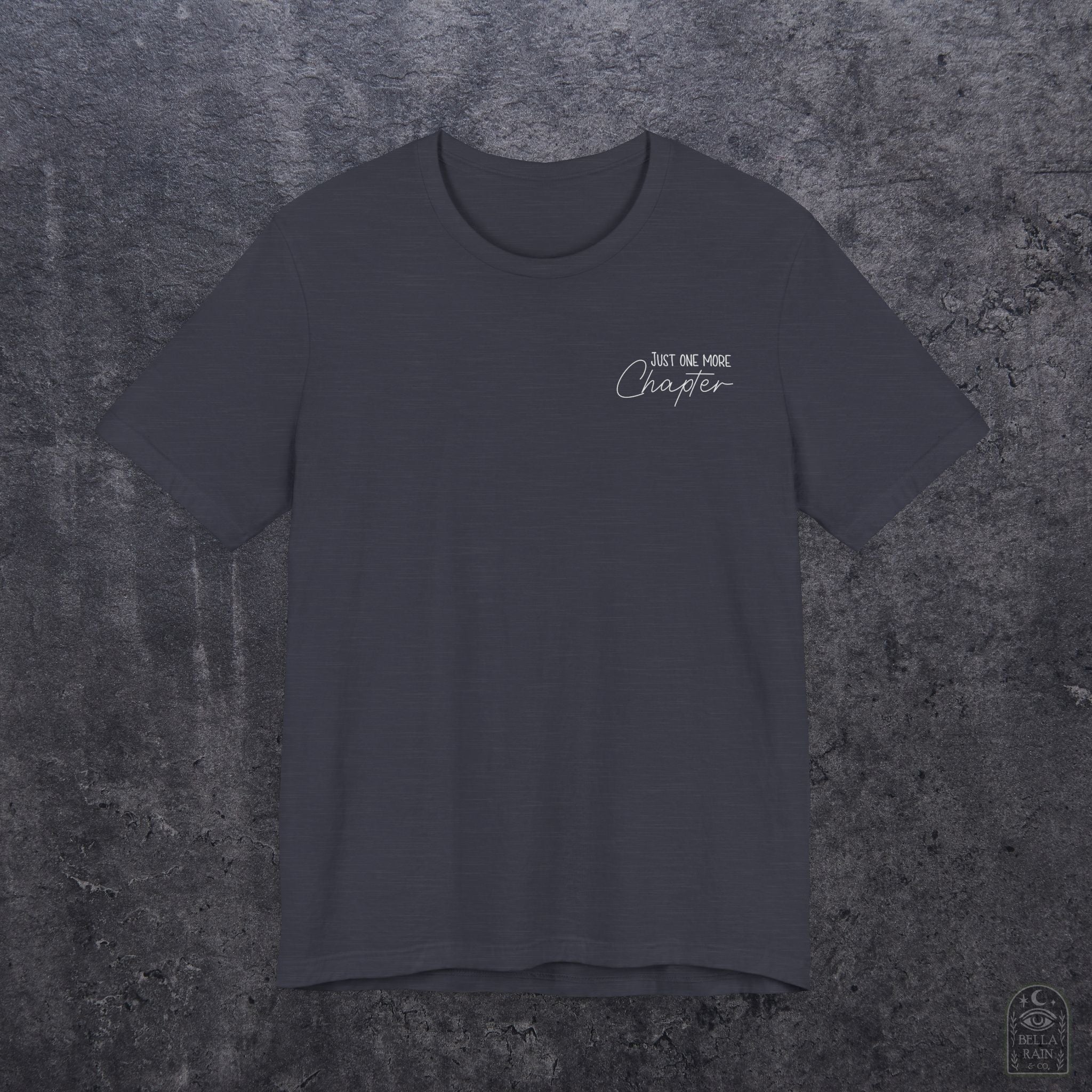 Just one more Chapter Pocket Design PREMIUM T-Shirt
