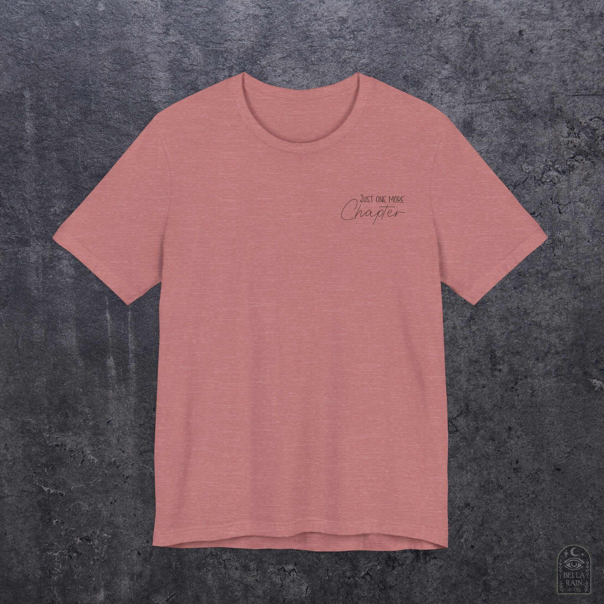 Just one more Chapter Pocket Design PREMIUM T-Shirt